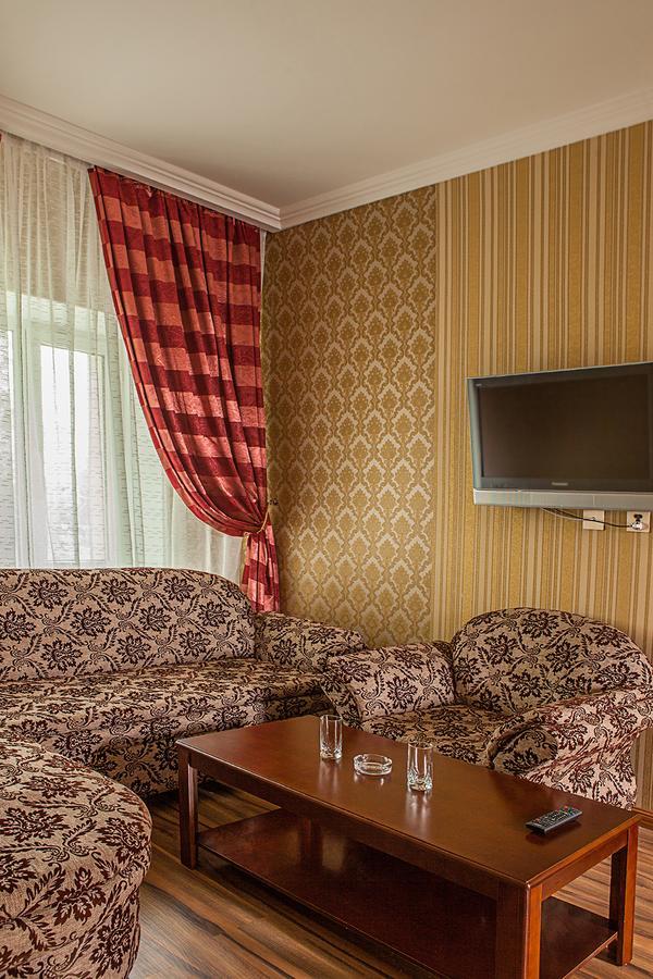 Hotel Topaz Astana Exterior photo